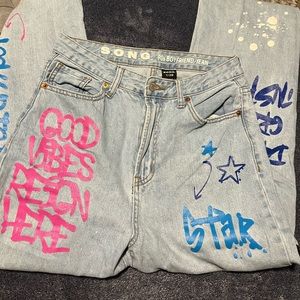 S.O.N.G 90s Graffiti Boyfriend Jeans size